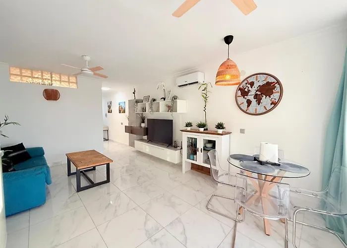 Sea View In Ocean View アパート アデヘ