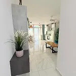 Sea View In Ocean View Apartment